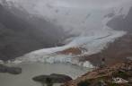 Admirando a imponência do Glaciar Grande, no Parque Nacional Los Glaciares, perto de El Chaltén, na Argentina
